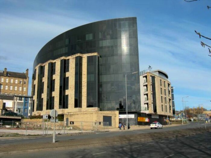 2 Bedroom Flat To Rent In Leeds Road, Bradford, BD1