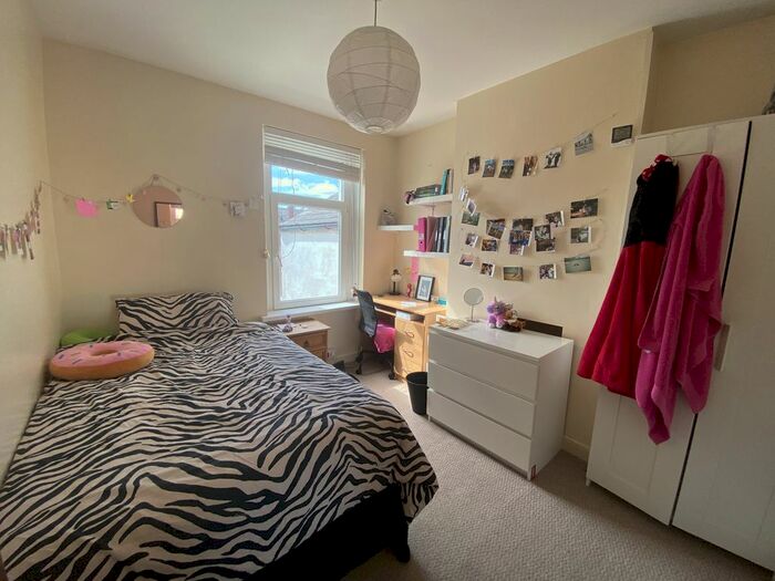 3 Bedroom Property To Rent In Rhymney Street, Cathays, Cardiff, CF24