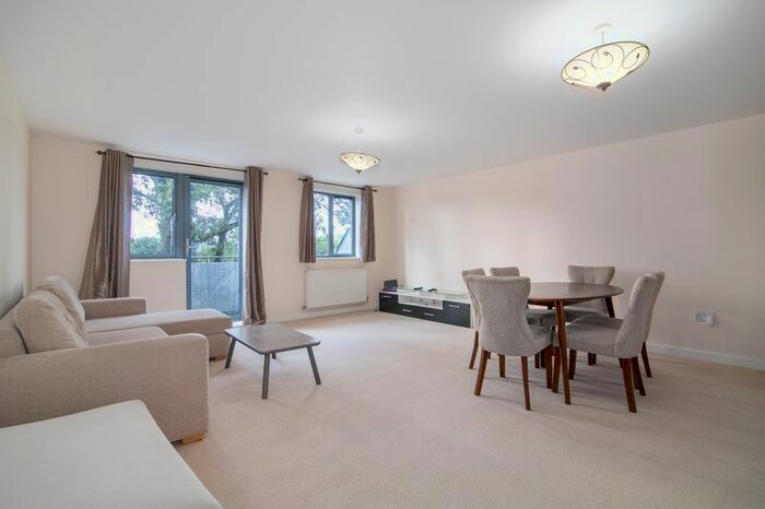 3 Bedroom Flat To Rent In Lapis Close, London, NW10