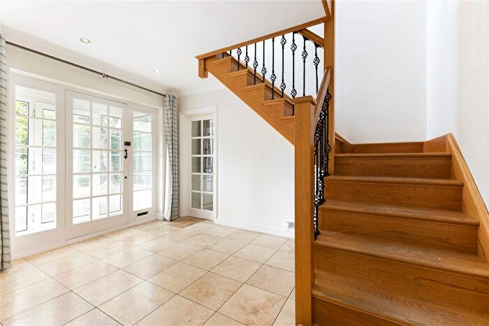 4 Bedroom Detached House To Rent In Southfield Place, Weybridge, KT13