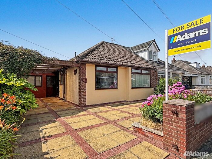 2 Bedroom Semi-Detached Bungalow For Sale In Heathview Close, Widnes, WA8