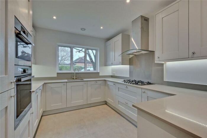 3 Bedroom Semi-Detached House To Rent In Stroudes Close, Worcester Park, Surrey, KT4