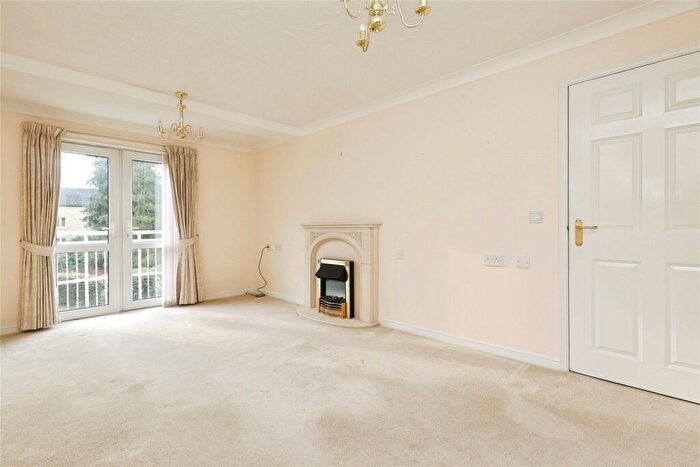 2 Bedroom Apartment For Sale In Sutton Court, Bingley, BD16