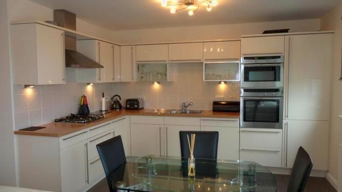 2 Bedroom Flat To Rent In Rubislaw Square, Aberdeen, AB15