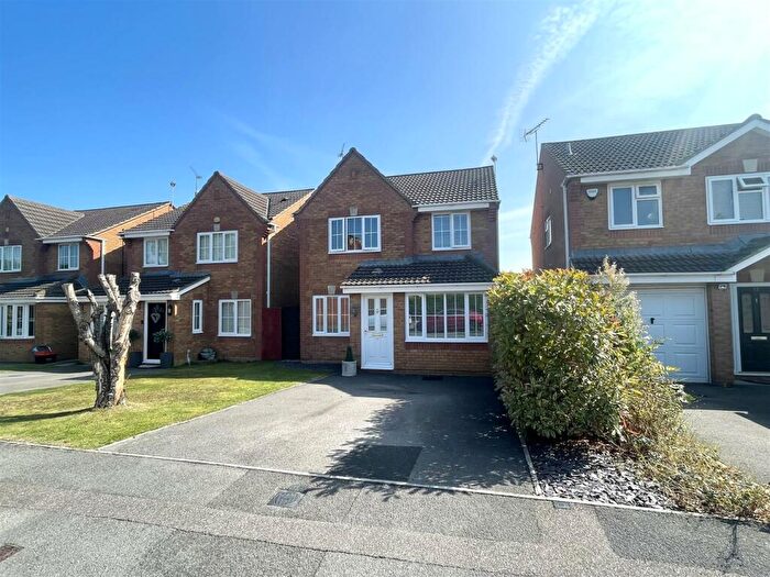 3 Bedroom Detached House For Sale In Redbridge Close, Rushey Platt Swindon, SN5