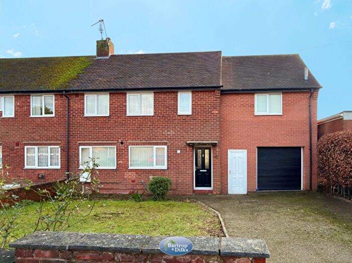 4 Bedroom Semi-Detached House For Sale In Coleridge Road, Worksop, S81