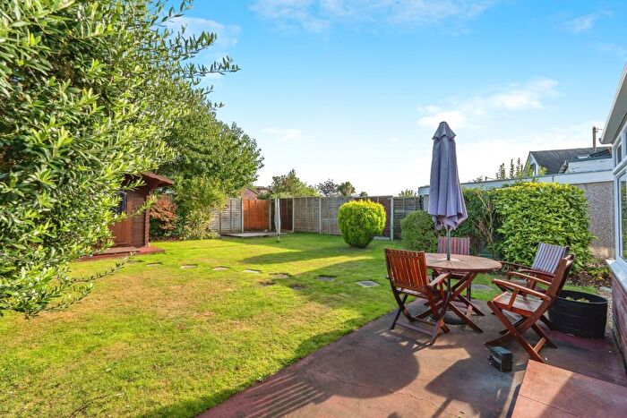 2 Bedroom Detached House For Sale In Ashdene Road, Ashurst, Southampton, Hampshire, SO40