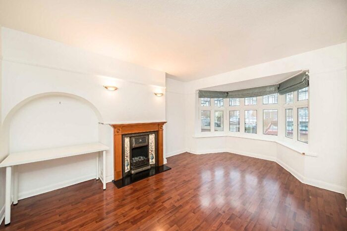 3 Bedroom Property To Rent In Wolsey Drive, Kingston Upon Thames, KT2