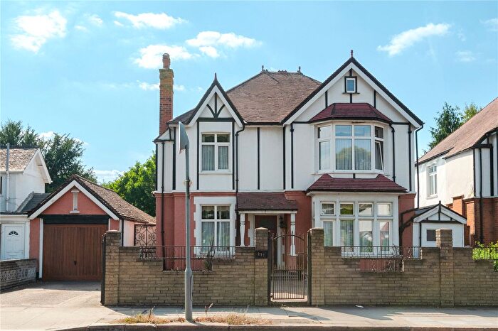 4 Bedroom Detached House For Sale In London Road, Twickenham, TW1
