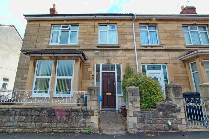 4 Bedroom Semi-Detached House To Rent In Guinea Lane, Fishponds, Bristol, BS16