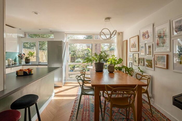 3 Bedroom Terraced House For Sale In Weybridge, Surrey, KT13