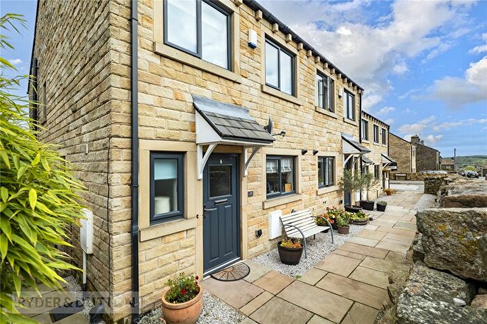 3 Bedroom End Of Terrace House For Sale In West Nab View, Meltham, Holmfirth, West Yorkshire, HD9