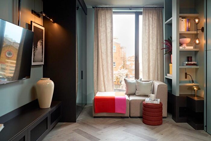 Studio To Rent In Haydon Way, London, SW11