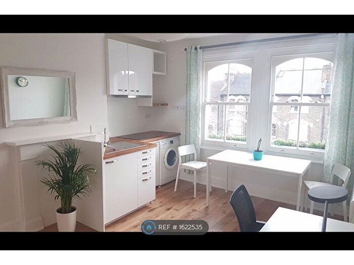 1 Bedroom Flat To Rent In St. Lawrence Terrace, London, W10