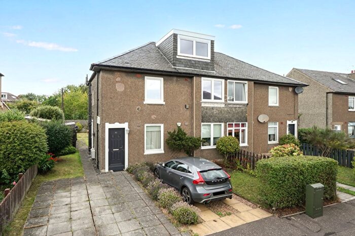 3 Bedroom Flat For Sale In Colinton Mains Road, Colinton Mains, Edinburgh, EH13