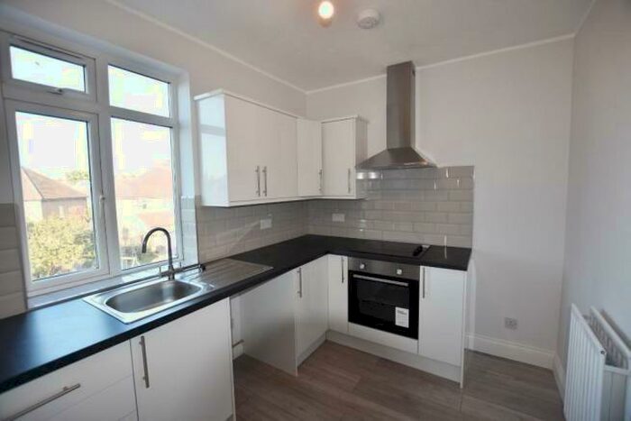 4 Bedroom Maisonette To Rent In Surbiton, Surrey, KT6