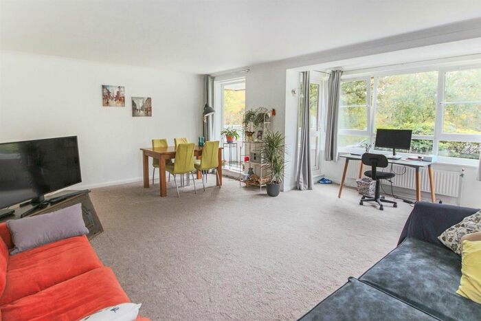 2 Bedroom Flat To Rent In Greenacres, Preston Park Avenue, Brighton BN1