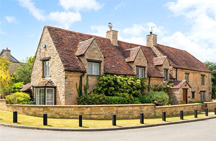 4 Bedroom Detached House For Sale In Barncroft, Long Compton, Shipston-On-Stour, Warwickshire, CV36