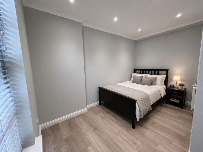 Studio To Rent In Furlong Road, London, N7