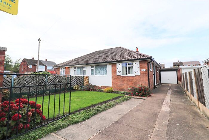 2 Bedroom Semi-detached Bungalow For Sale In Altofts Lodge Drive, Altofts, Normanton, WF6