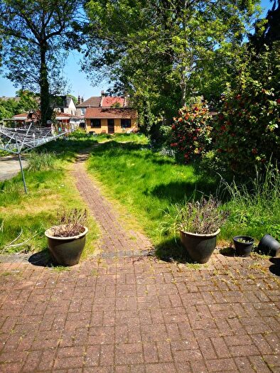 2 Bedroom Flat To Rent In Sunnyside Road, Ilford, IG1