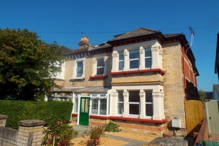 2 Bedroom Flat To Rent In Priory Avenue, Southampton, SO17