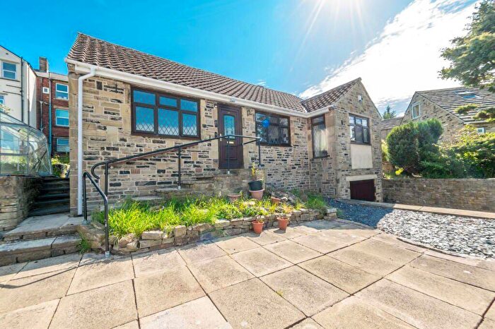3 Bedroom Detached Bungalow For Sale In Elm Street, Skelmanthorpe, Huddersfield, West Yorkshire, HD8