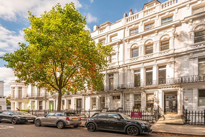 1 Bedroom Flat For Sale In Ladbroke Gardens, Notting Hill, W11