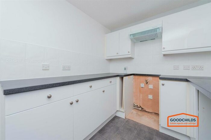 3 Bedroom Semi-Detached House To Rent In Sallow Grove, Brownhills, Walsall WS8