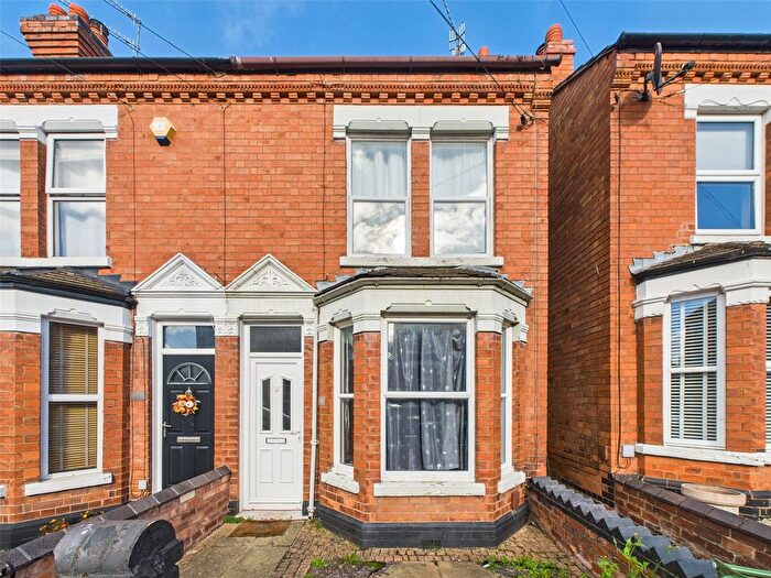 3 Bedroom End Terrace House For Sale In Rogers Hill, Worcester, Worcestershire, WR3