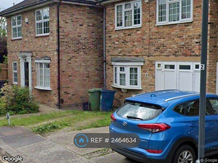 4 Bedroom End Of Terrace House To Rent In Braeside Close, Pinner, HA5