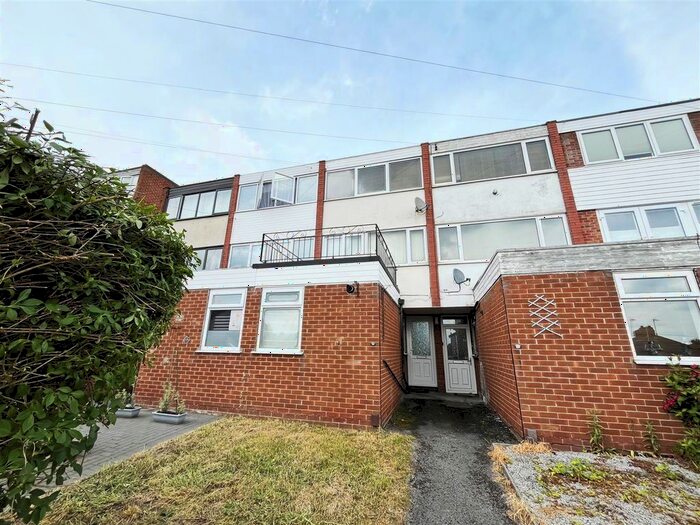 3 Bedroom Terraced House To Rent In Newcastle Avenue, Gedling, Nottingham, NG4