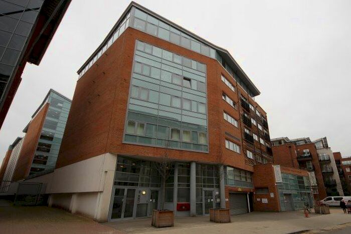 2 Bedroom Flat To Rent In Royal Gallery, Kingston Upon Thames, KT2