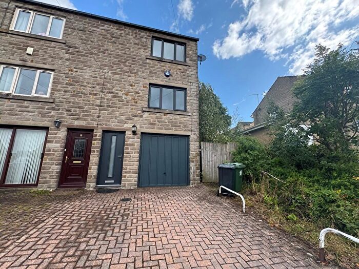 2 Bedroom Town House To Rent In Town End Road, Holmfirth, West Yorkshire, HD9