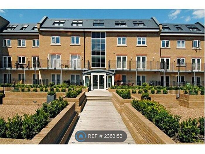 2 Bedroom Flat To Rent In Garrett Lane, London, SW18