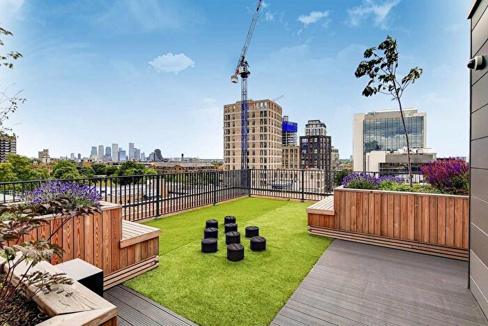 2 Bedroom Flat To Rent In Dock Street, Tower Hill, London, E1