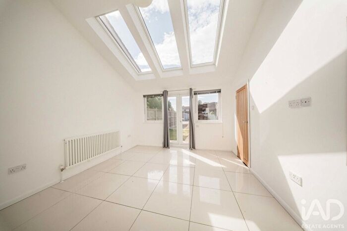 3 Bedroom Semi Detached House For Sale In Meadow Close, Witchford, Ely, CB6