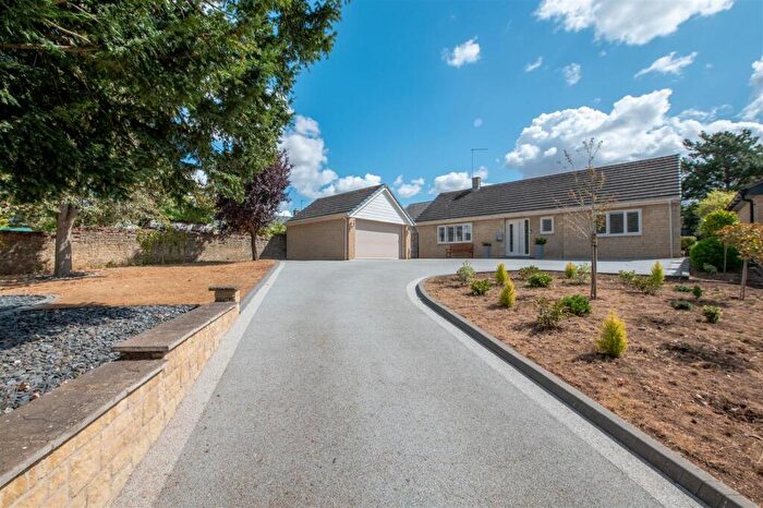 3 Bedroom Detached Bungalow For Sale In The Syke, Brigstock, NN14