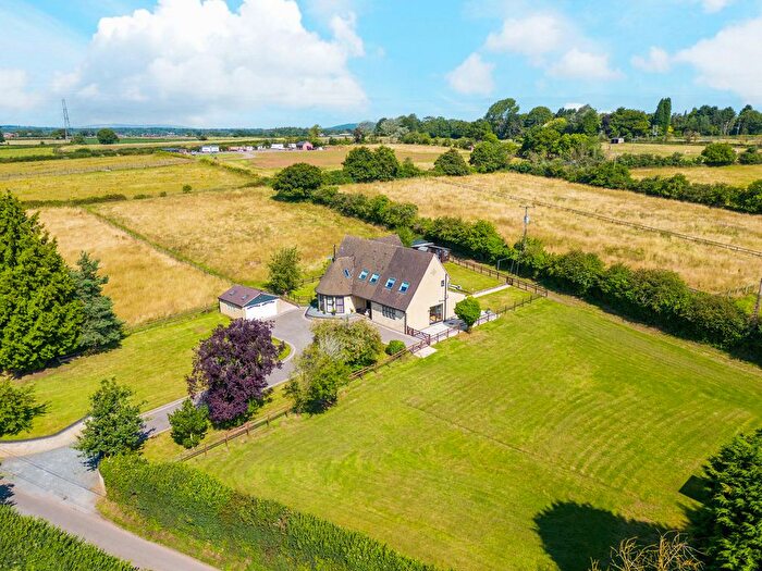 4 Bedroom Country House For Sale In Charlton Lane Torton Kidderminster, Worcestershire, DY11