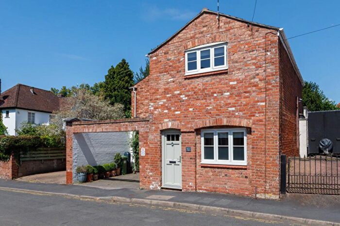 2 Bedroom Semi Detached House For Sale In Eastfield Road, Leamington Spa, CV32