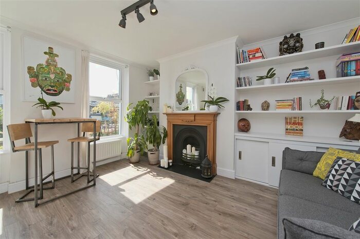 1 Bedroom Flat To Rent In Goldhawk Road, London, W12