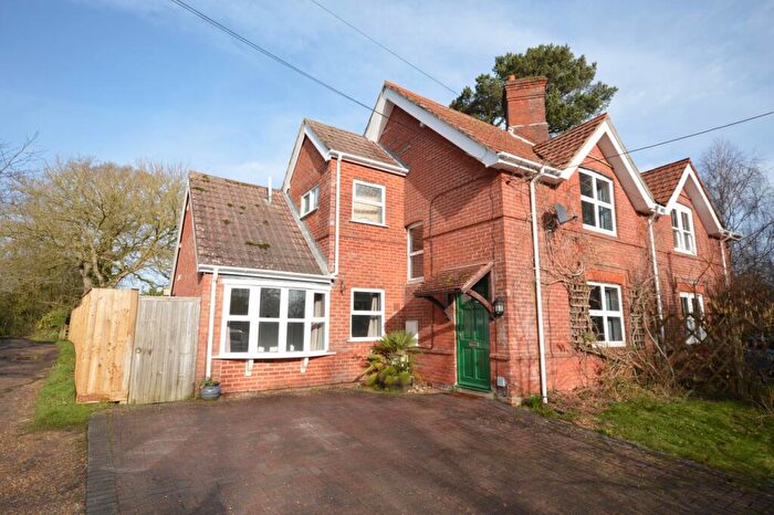 3 Bedroom Cottage To Rent In Broadmead Cottage Silver Street, Sway, Lymington, Hampshire, SO41