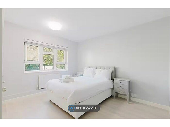 2 Bedroom Flat To Rent In Macroom Road, London, W9