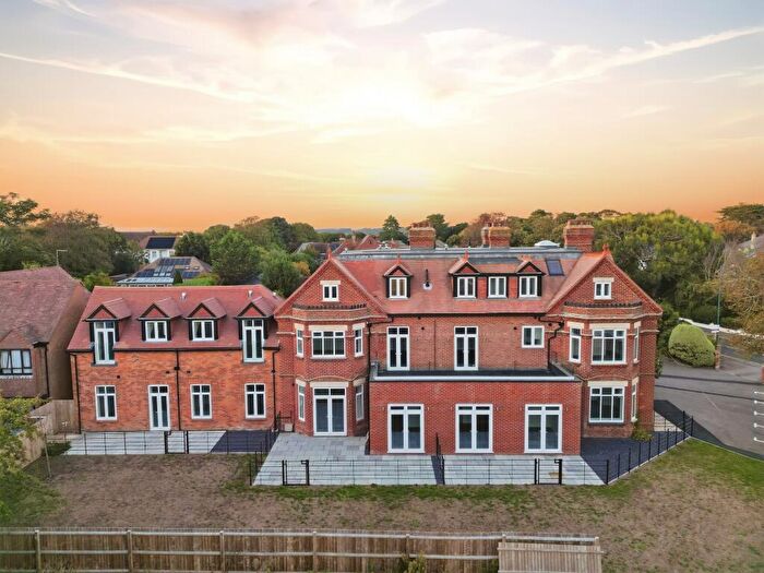 3 Bedroom Apartment To Rent In Belle Vue Road, Bournemouth, BH6