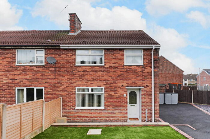 3 Bedroom End Of Terrace House For Sale In Luterel Drive, Swallownest, S26