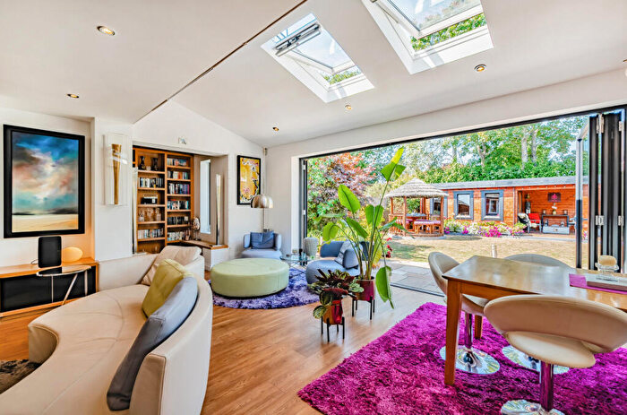 5 Bedroom Detached House For Sale In The Furrows, Walton On Thames, Surrey, KT12