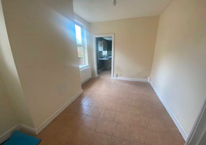 4 Bedroom Semi-Detached House To Rent In Alexandra Road, Millfield, Peterborough, PE1