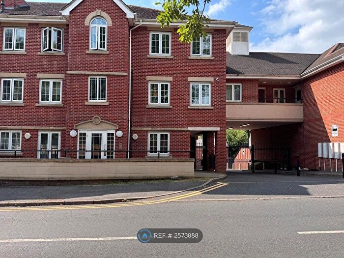 2 Bedroom Flat To Rent In Coningsby Road, High Wycombe, HP13