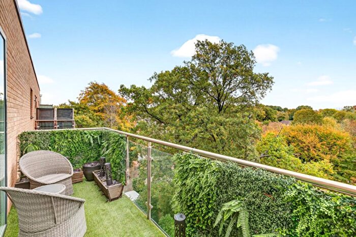 1 Bedroom Flat For Sale In Westbury Mansions, Bracknell, RG12