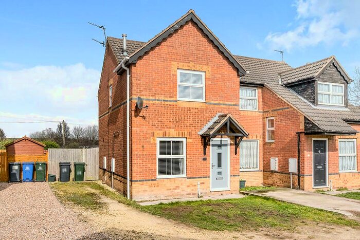 2 Bedroom Semi-Detached House To Rent In Monks Close, Dunscroft, Doncaster, South Yorkshire, DN7